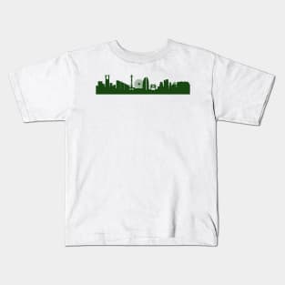 YOKOHAMA skyline in forest green Kids T-Shirt